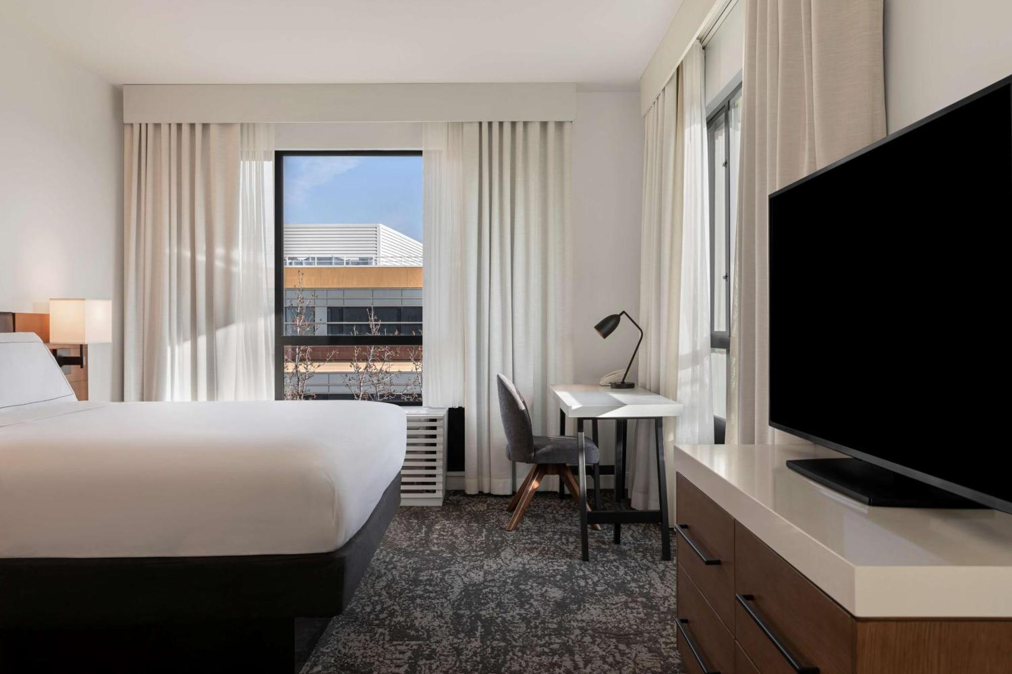Tapestry By Hilton The Fort Sutter Hotel Sacramento, Ca Ngoại thất bức ảnh